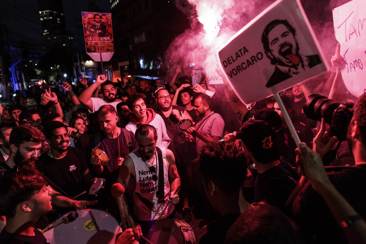 Protestos contra o Banco Master Protestos contra o Banco Master