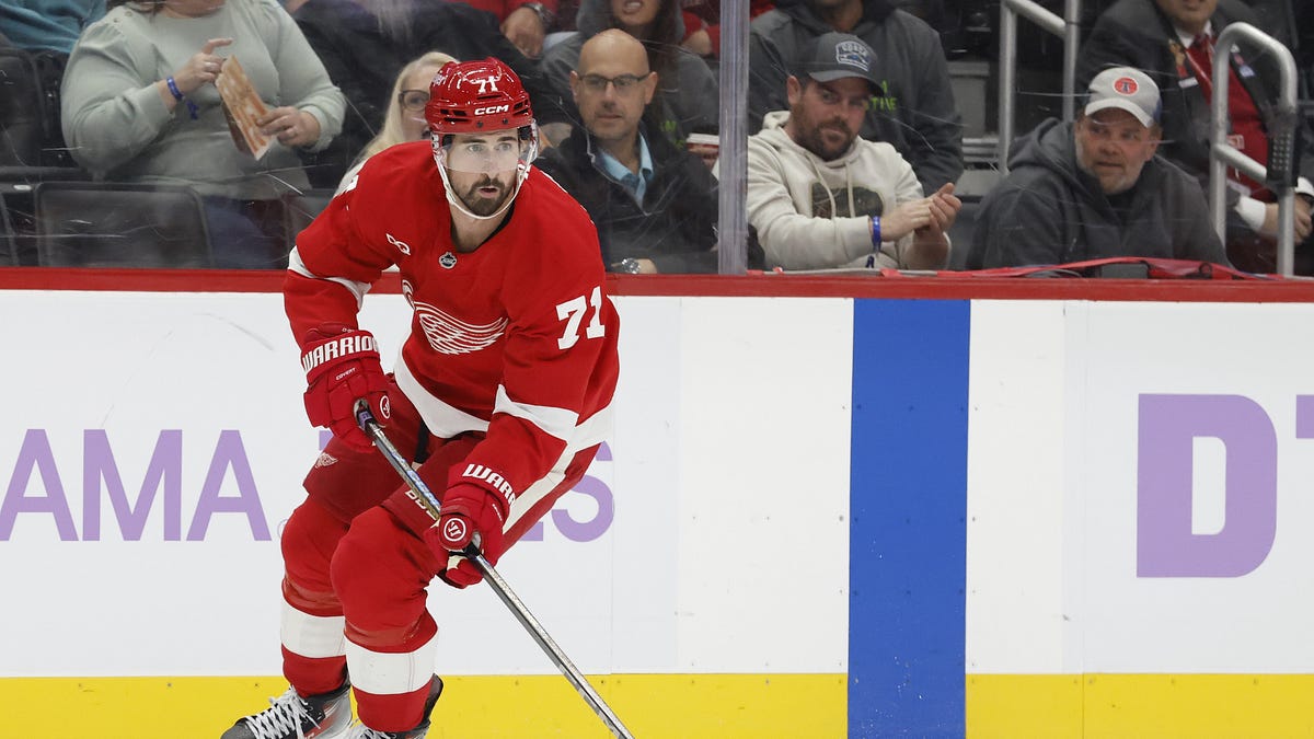 If Wild can land Dylan Larkin, Quinn Hughes needs to sign as trade is being completed
