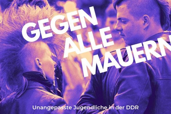 Titelbild: Podcast gegen alle Mauern