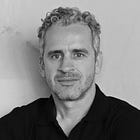 Poemário: "Na hora de pôr a mesa, éramos cinco." de José Luís Peixoto