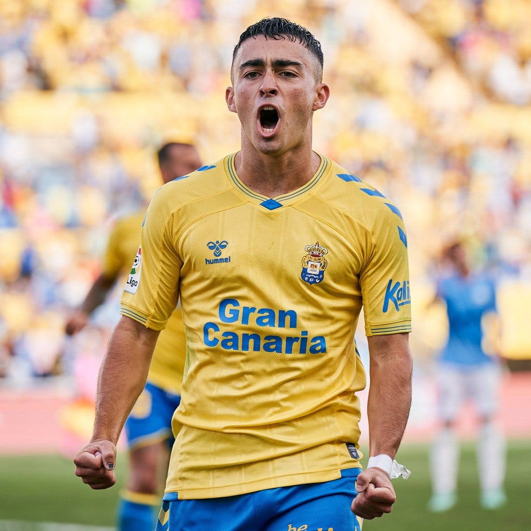 Alberto Moleiro is the Las Palmas sensation following similar path to Pedri and linked with Liverpool, Arsenal, Real Madrid and Barcelona transfer | talkSPORT Alberto Moleiro is the Las Palmas sensation following similar path to Pedri and linked with Liverpool, Arsenal, Real Madrid and Barcelona transfer | talkSPORT