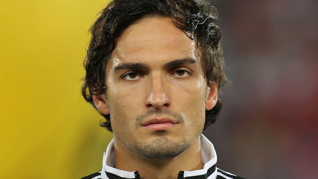 Mat Hummels fans reacting to Bayern Munich transfer 2016 soccer Mat Hummels fans reacting to Bayern Munich transfer 2016 soccer