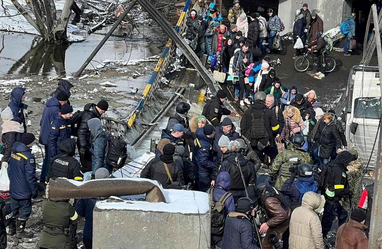 Transfer of civilians from Irpin to Kyiv due to Russian attacks.jpg Transfer of civilians from Irpin to Kyiv due to Russian attacks.jpg