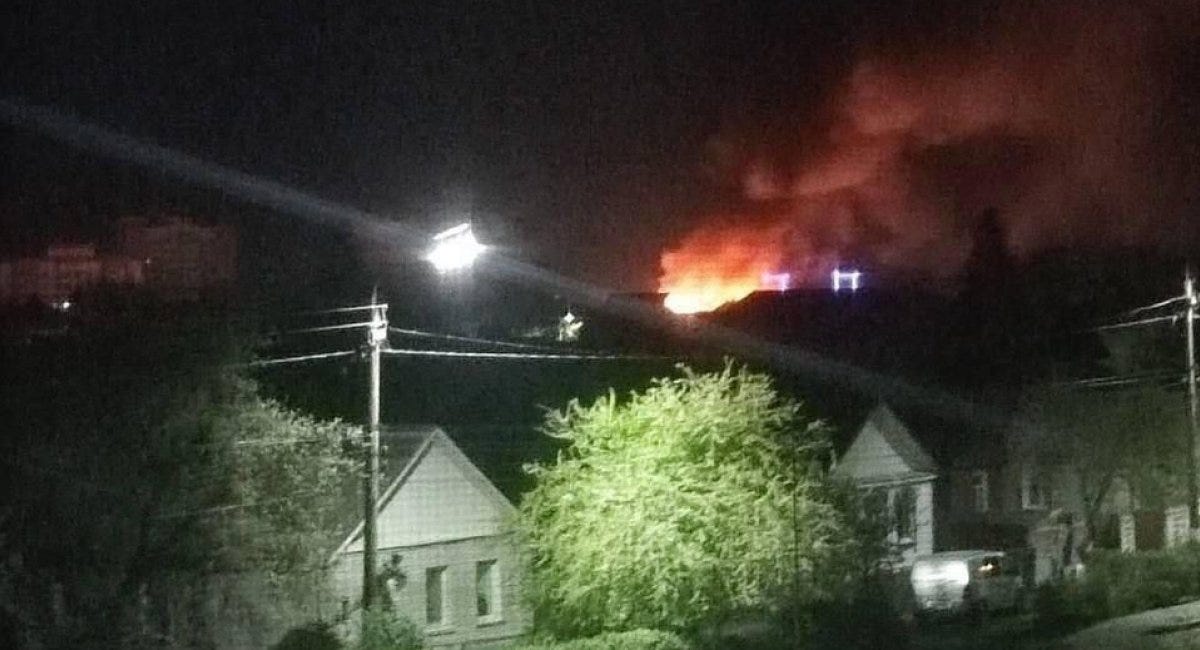 Kremniy EL plant on fire.jpg