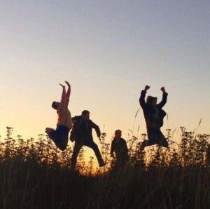 Sunset tweet during filming by @anjasav