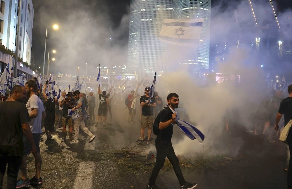 A tale of two chants: Why Starmer now casts even the British police as antisemitic