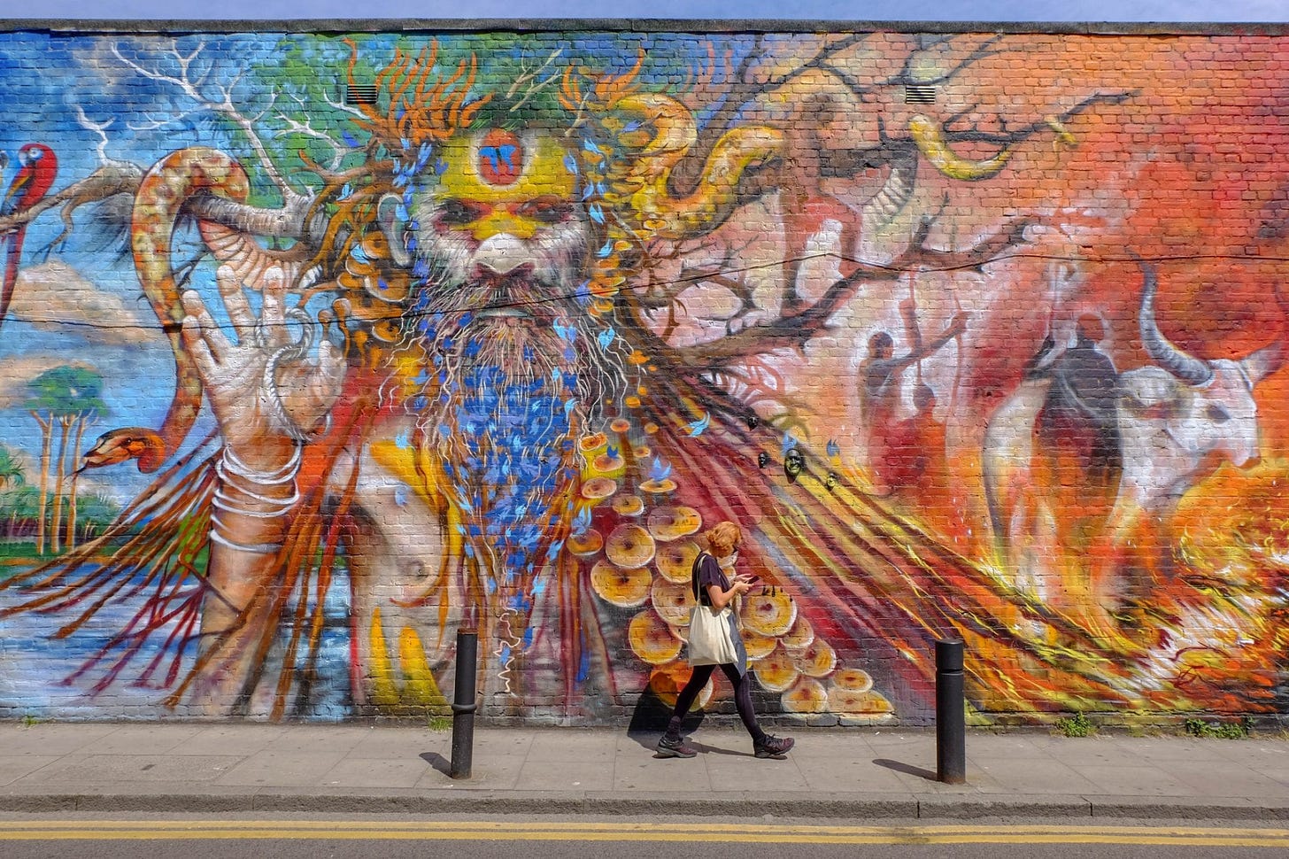 A Walking Tour of Brick Lane's Street Art - Man Vs Globe