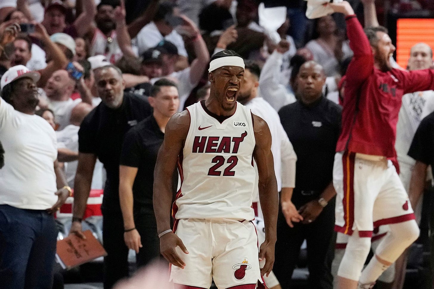 Jimmy Butler is HIM: Heat star sets franchise playoff record with 56 points  to stun Bucks | Marca