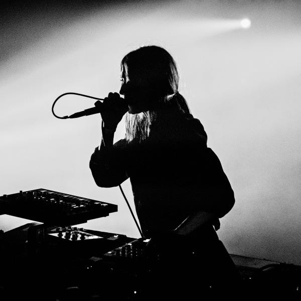 julienne dessagne – Torture the Artist