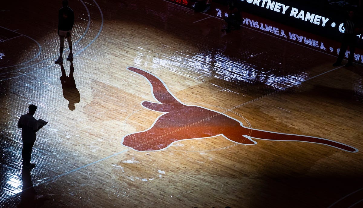 Texas basketball player Arterio Morris arrested in June on assault charge