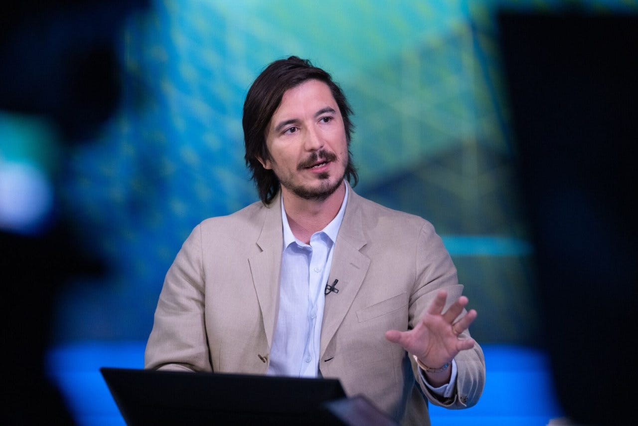 Robinhood, a Broker Built for Social-Media Age, Will Launch Its Own Social Network Robinhood, a Broker Built for Social-Media Age, Will Launch Its Own Social Network
