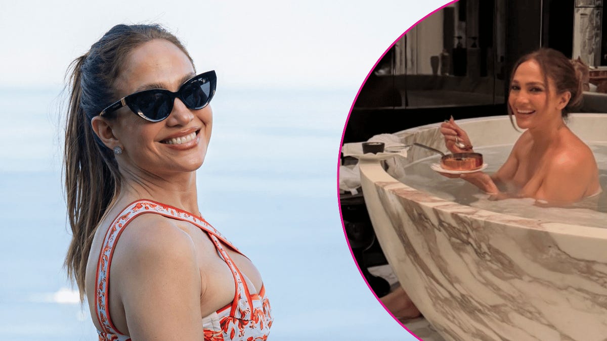 Image of Jennifer Lopez posed naked in the bathtub while enjoying time with her sister Lynda Lopez. Image of Jennifer Lopez posed naked in the bathtub while enjoying time with her sister Lynda Lopez.