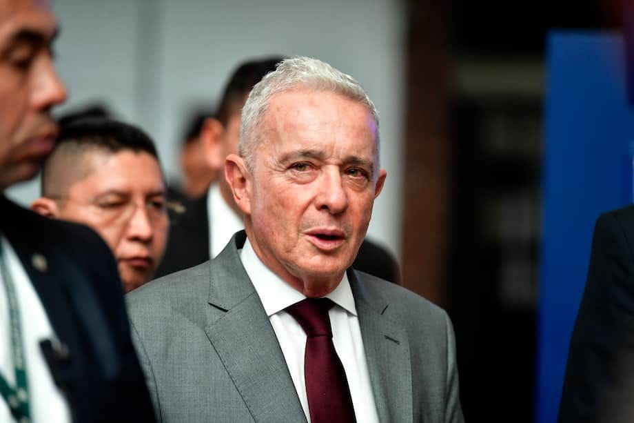 Consulta popular de Petro: Uribe criticó las preguntas y la llamó una  “amenaza a las instituciones”| Noticias hoy | EL ESPECTADOR