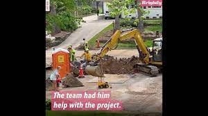 Construction crew fills little boy's toy dump truck with dirt l GMA -  YouTube