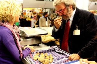 Truffles - judge and vendor at 350 dpi Truffles - judge and vendor at 350 dpi