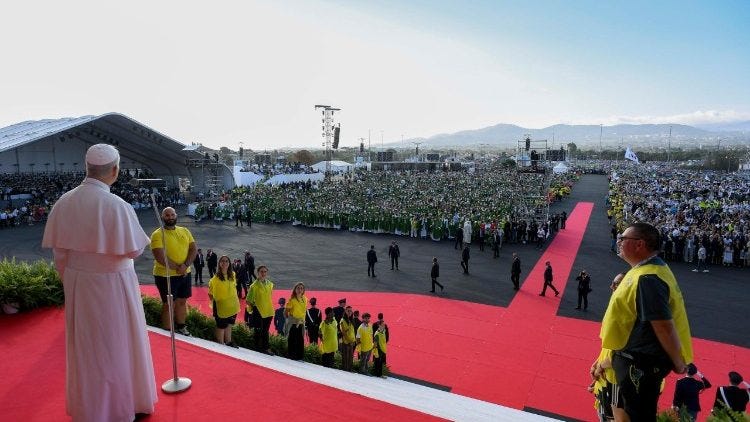 Pope Leo presides over Mass for Jubilee of Young People