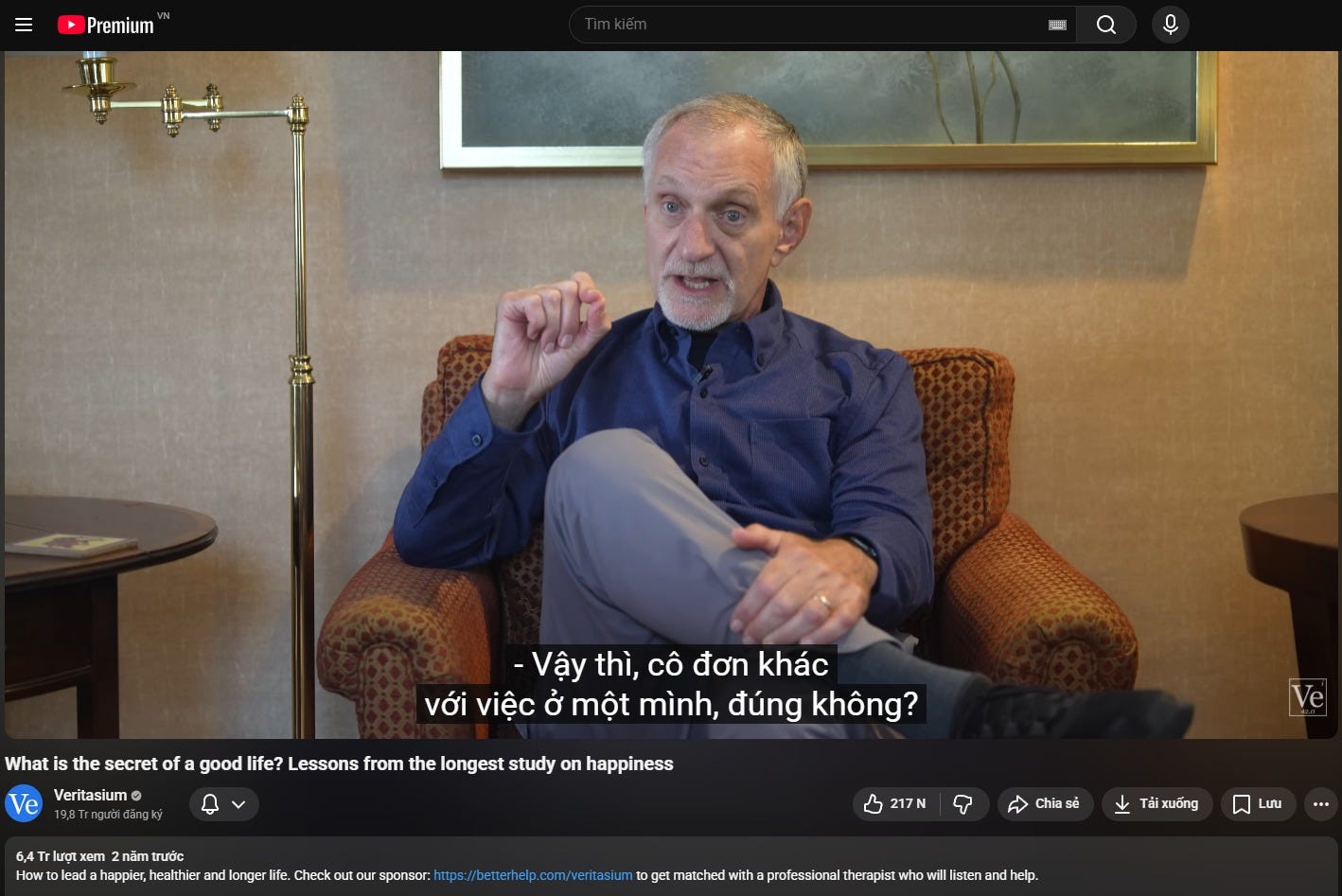 Có thể là hình ảnh về một hoặc nhiều người và TV