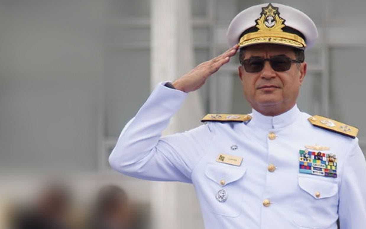 Almirante Garnier, ex-comandante da Marinha, se torna símbolo de  resistência contra a esquerda e cresce em popularidade entre os brasileiros  de direita - Revista Sociedade Militar