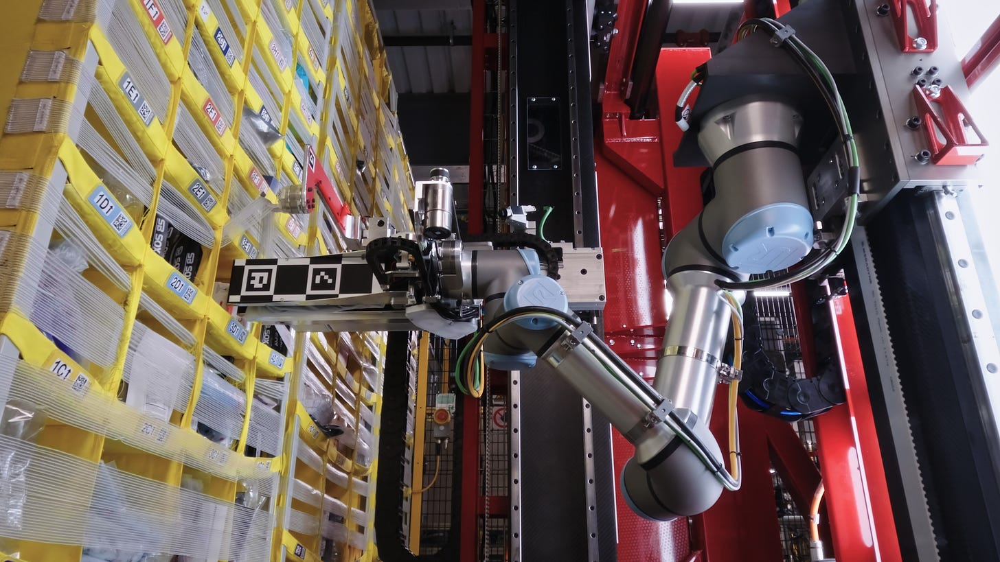 Amazon reveals new robot that can feel – and it is going to pack your  deliveries | The Independent