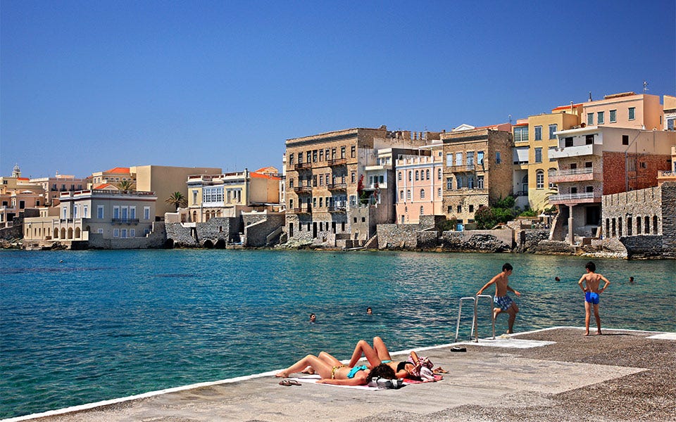 syros-shutterstock_1067051945