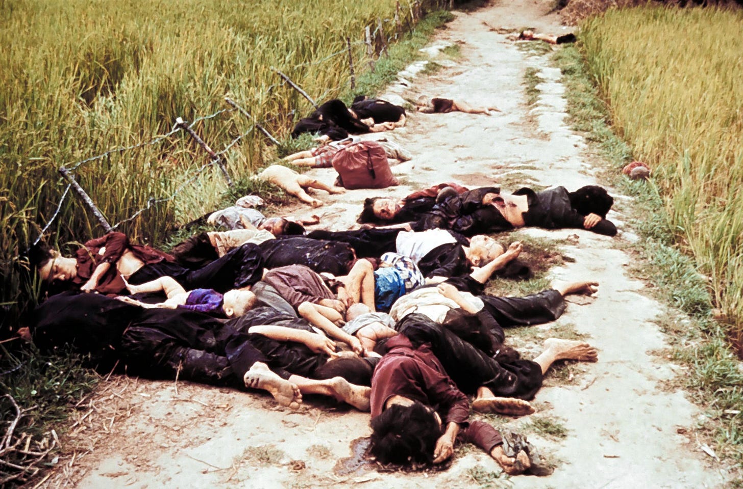 ronald-haeberle-my-lai-vietnam-pictures-8 ronald-haeberle-my-lai-vietnam-pictures
