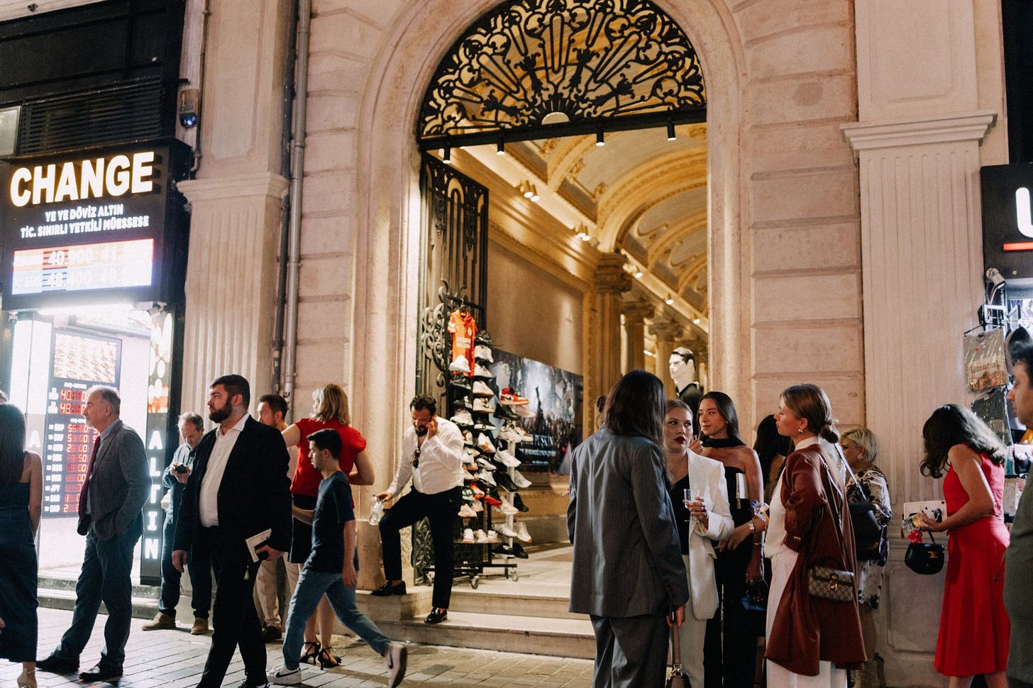 No alternative text description for this image