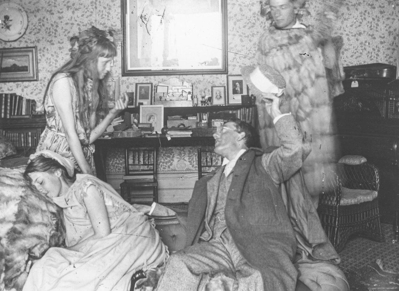 The Bloomsbury Group's revolutionary attitude towards dressing | THE WORLD OF INTERIORS The Bloomsbury Group's revolutionary attitude towards dressing | THE WORLD OF INTERIORS