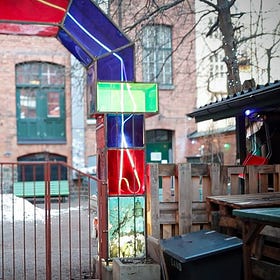 VÄNSTEREXTREMT "kulturhus" driver DAGIS! – Politisk indoktrinering, anställer extremister & sprider propaganda