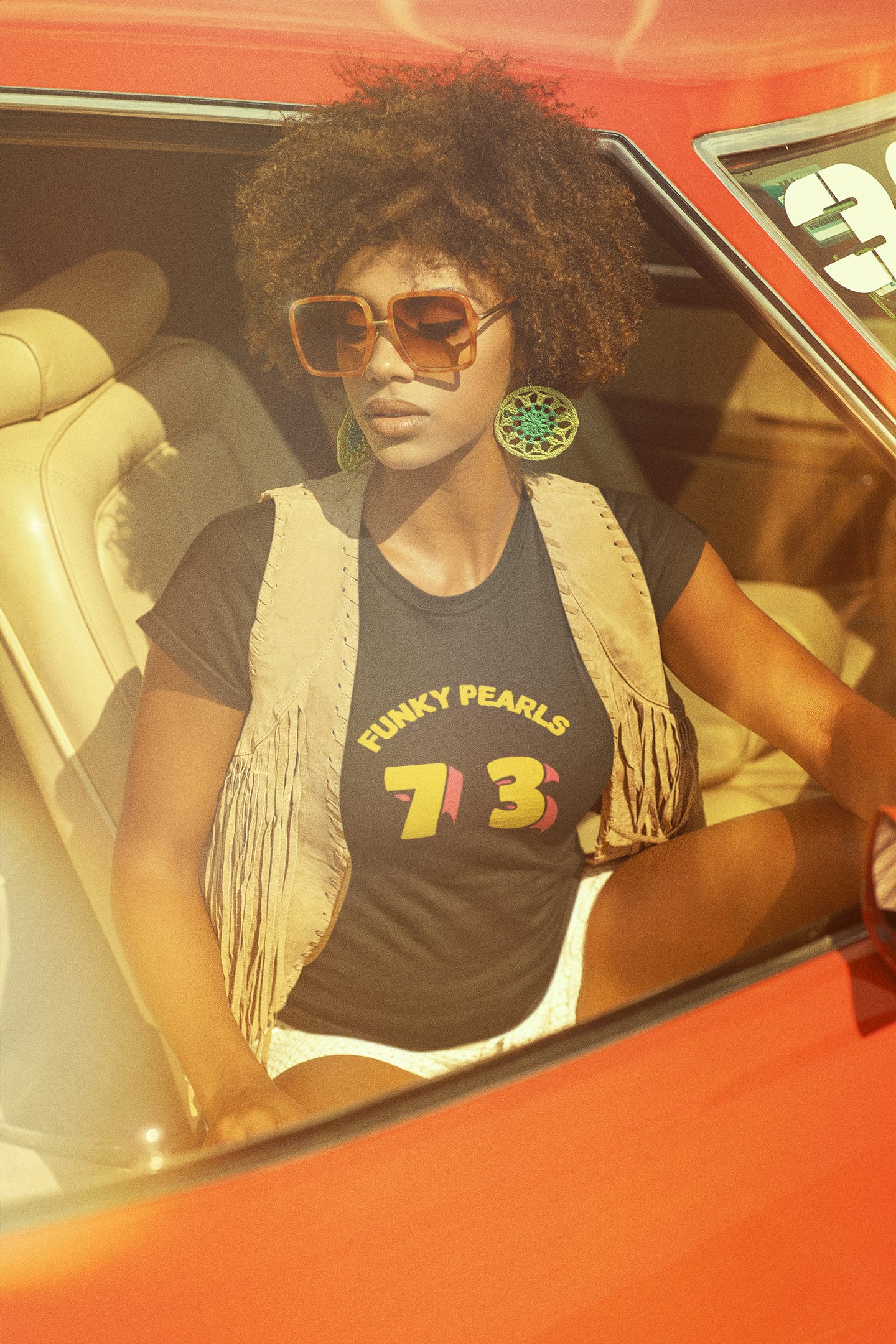 70s-t-shirt-funky-pearls-woman-car-sun.png (6.10 MB) 70s-t-shirt-funky-pearls-woman-car-sun.png (6.10 MB)