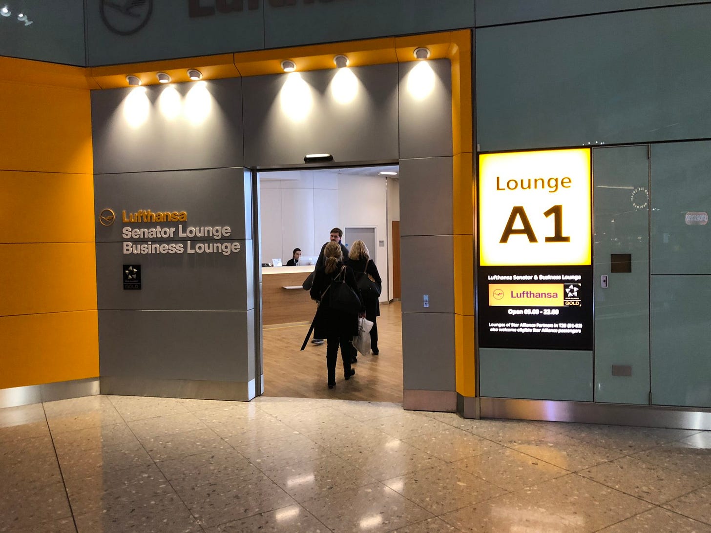 Aegean Airlines A321 Business Class - Lufthansa Lounge Heathrow T2