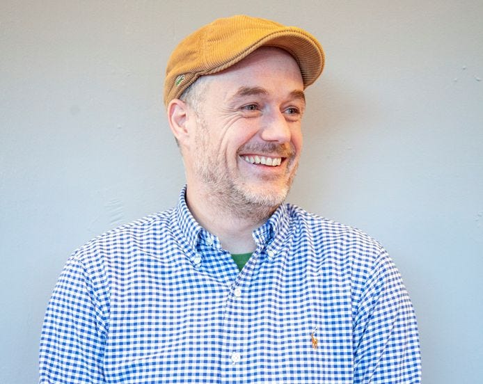 Dennis Meulenbroeks overleed vrijdag 2 juni, volkomen onverwacht, aan een hartaanval. Hij werd 41 jaar. Dennis Meulenbroeks overleed vrijdag 2 juni, volkomen onverwacht, aan een hartaanval. Hij werd 41 jaar.