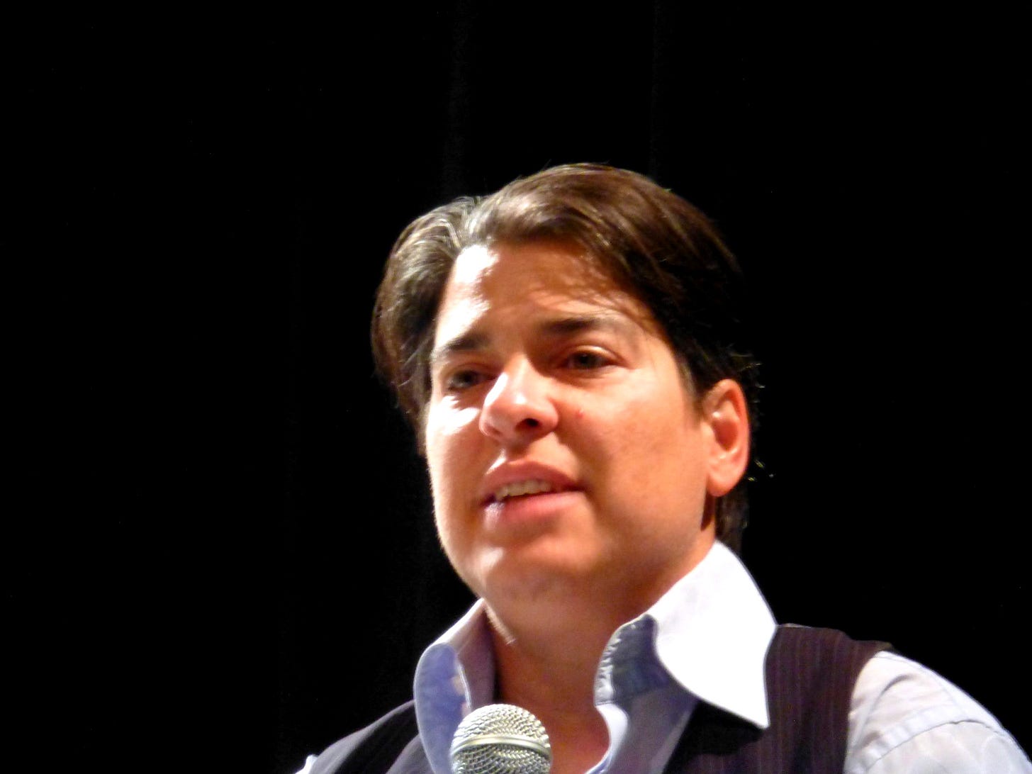 Rebecca Kaplan speaking at an Oakland Metro Chamber of Commerce debate at the Kaiser auditorium on August 20, 2012. (Image source: Mike Linksvayer / Creative Commons)