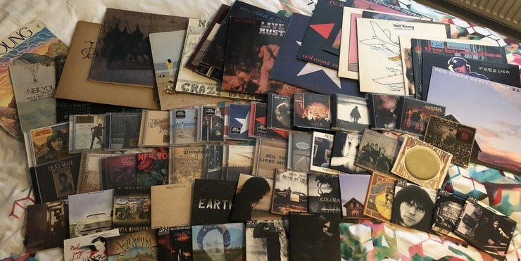 de Neil Young-collectie van journalist Menno Pot is iets groter dan die van mij