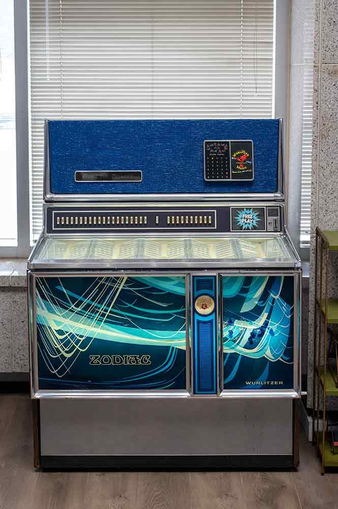 The jukebox is set for Free Play