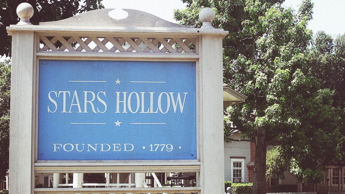 Here's where to visit the real-life “Stars Hollow” from Gilmore Girls ... Here's where to visit the real-life “Stars Hollow” from Gilmore Girls ...