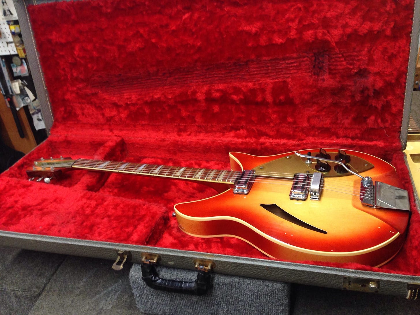 Rickenbacker アクセントビブラート リッケンバッカー Terminology: The Rickenbacker Accent Vibrato