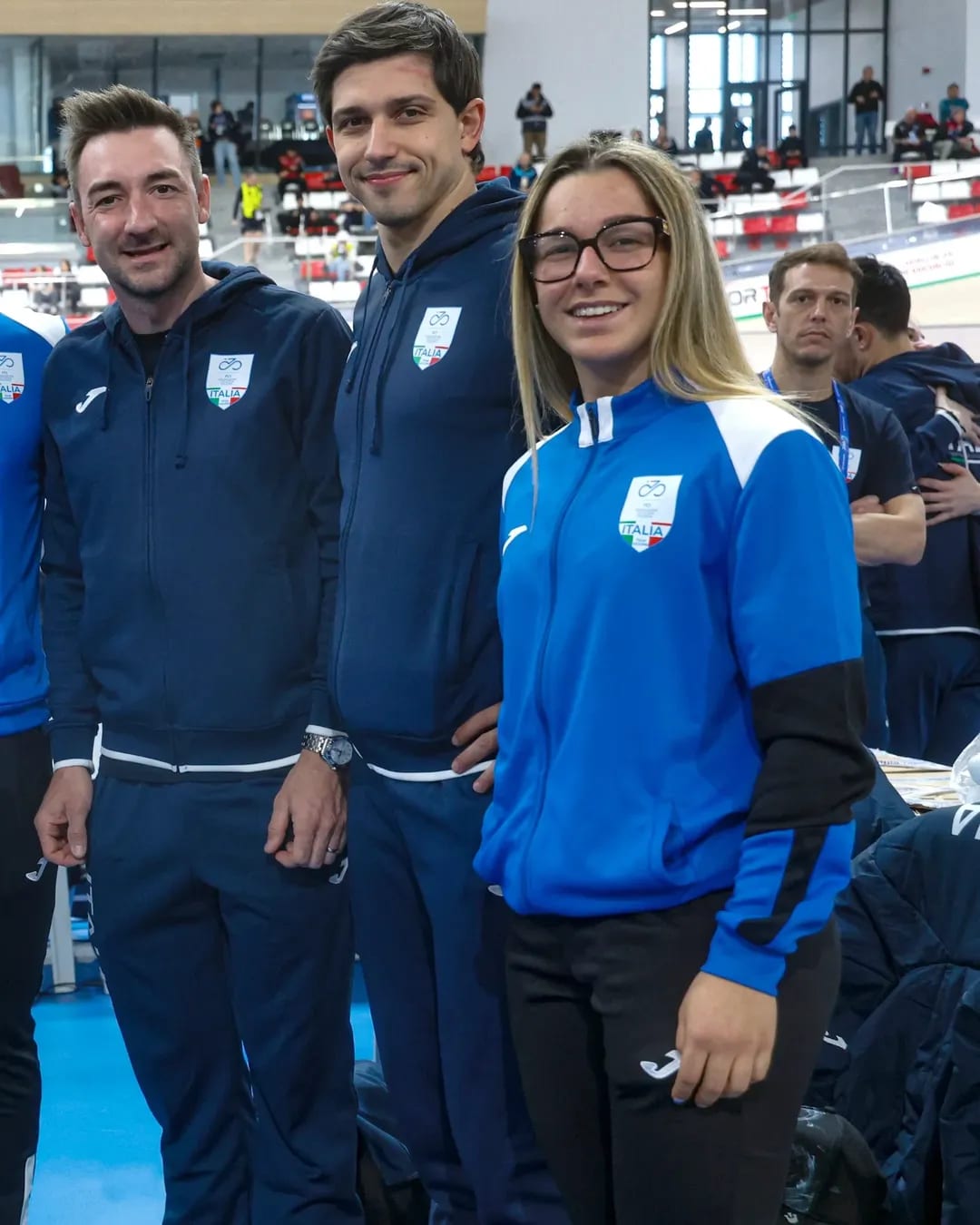 Elia Viviani in veste di manager della nazionale azzurra agli Europei di Konya con Stefano Moro e Siria Trevisan ©FCI