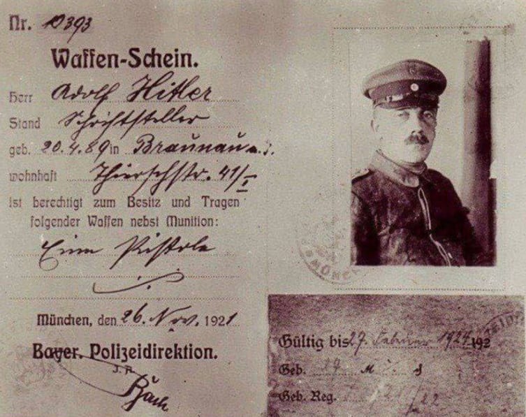 A close-up of a soldier

AI-generated content may be incorrect.