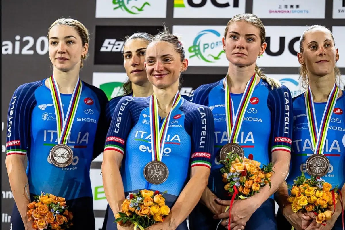 Il quartetto femminile con Martina Alzini, Martina Fidanza, Elisa Balsamo, Chiara Consonni e Vittoria Guazzini ai mondiali di Shanghai 2026 ©swpix_cycling
