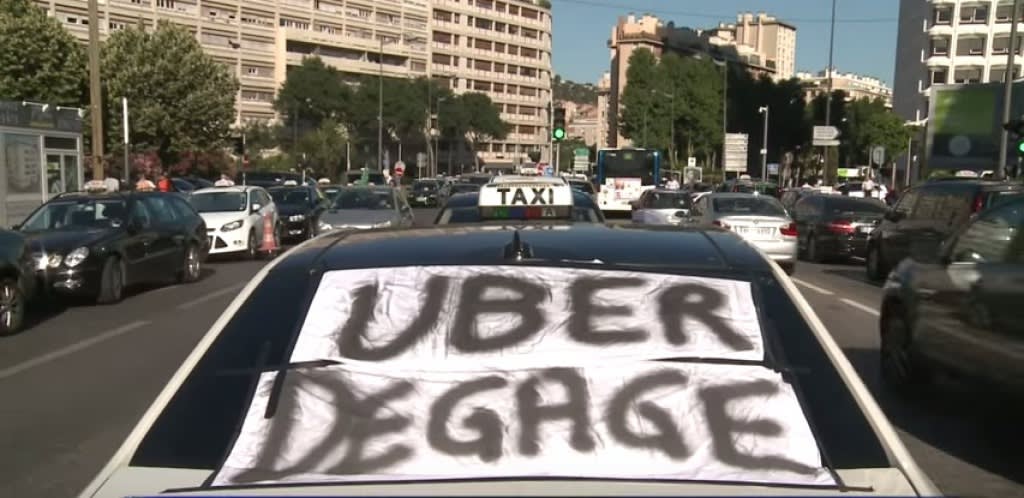 Francia: protesta #taxi contro #UberPop. A Parigi bloccate Gare du Nord ...