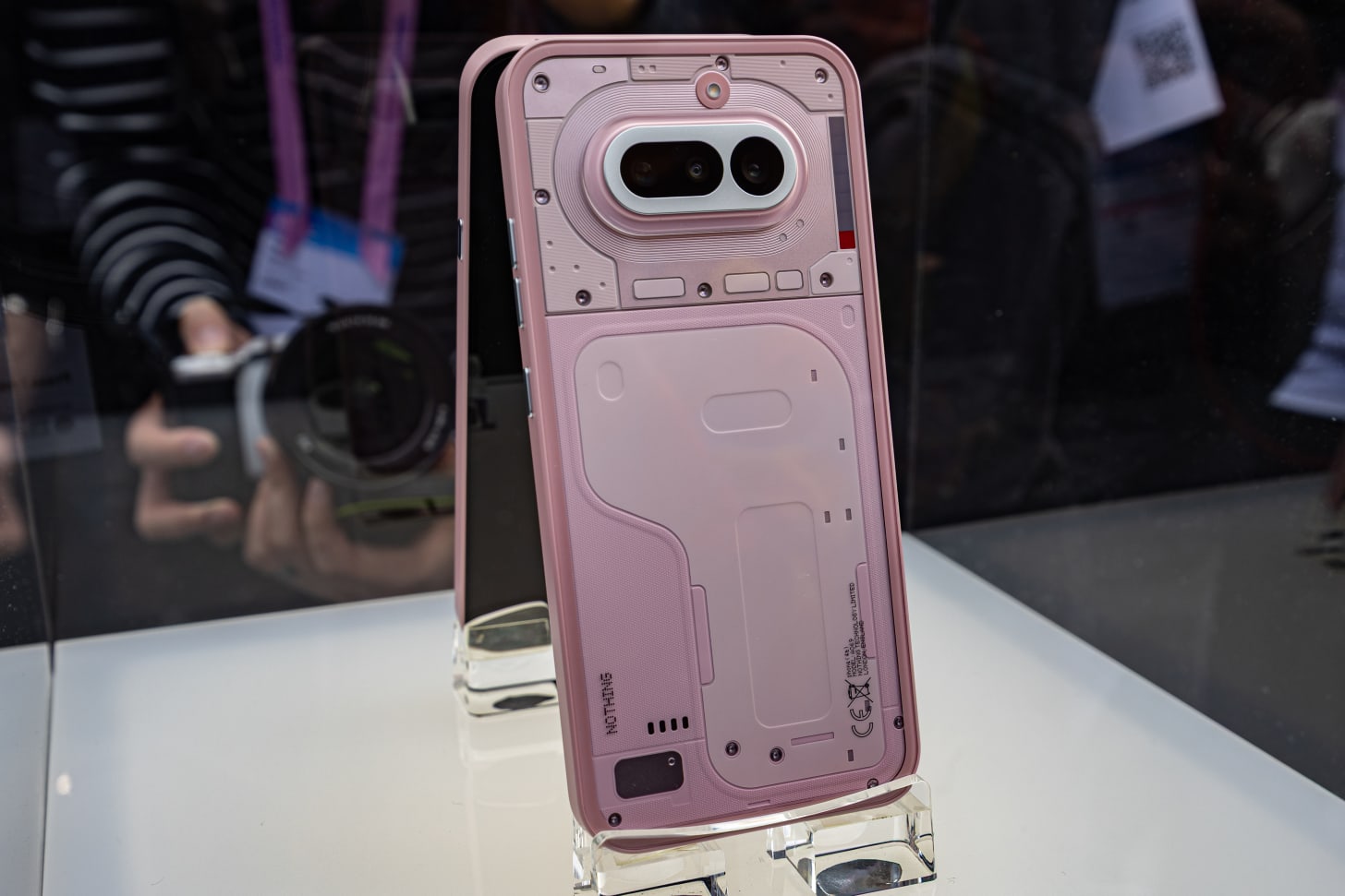 Nothing Phone 4a color in pink Nothing Phone 4a color in pink