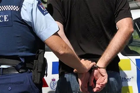 SunLive - Police make arrest in Papamoa - The Bay's News First