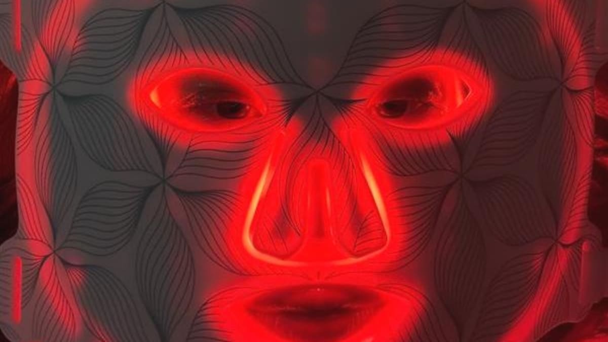 Lip Service Ledger 💋 #14: One Light, Two Light, Red Light, Blue Light