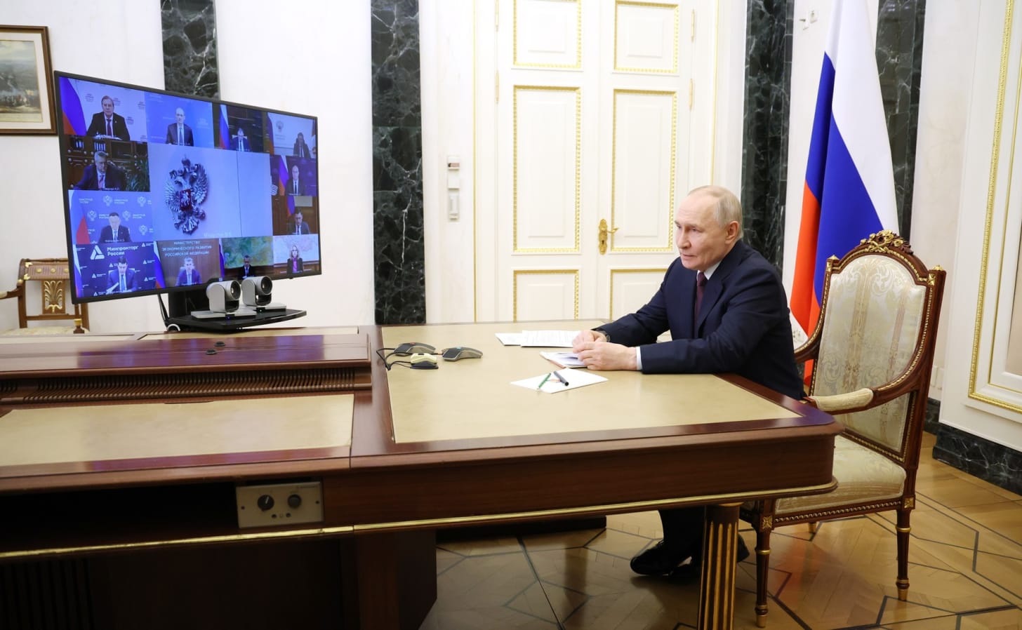 Russia Examines Itself: Government Meeting Digs Deeper into Direct Line Results