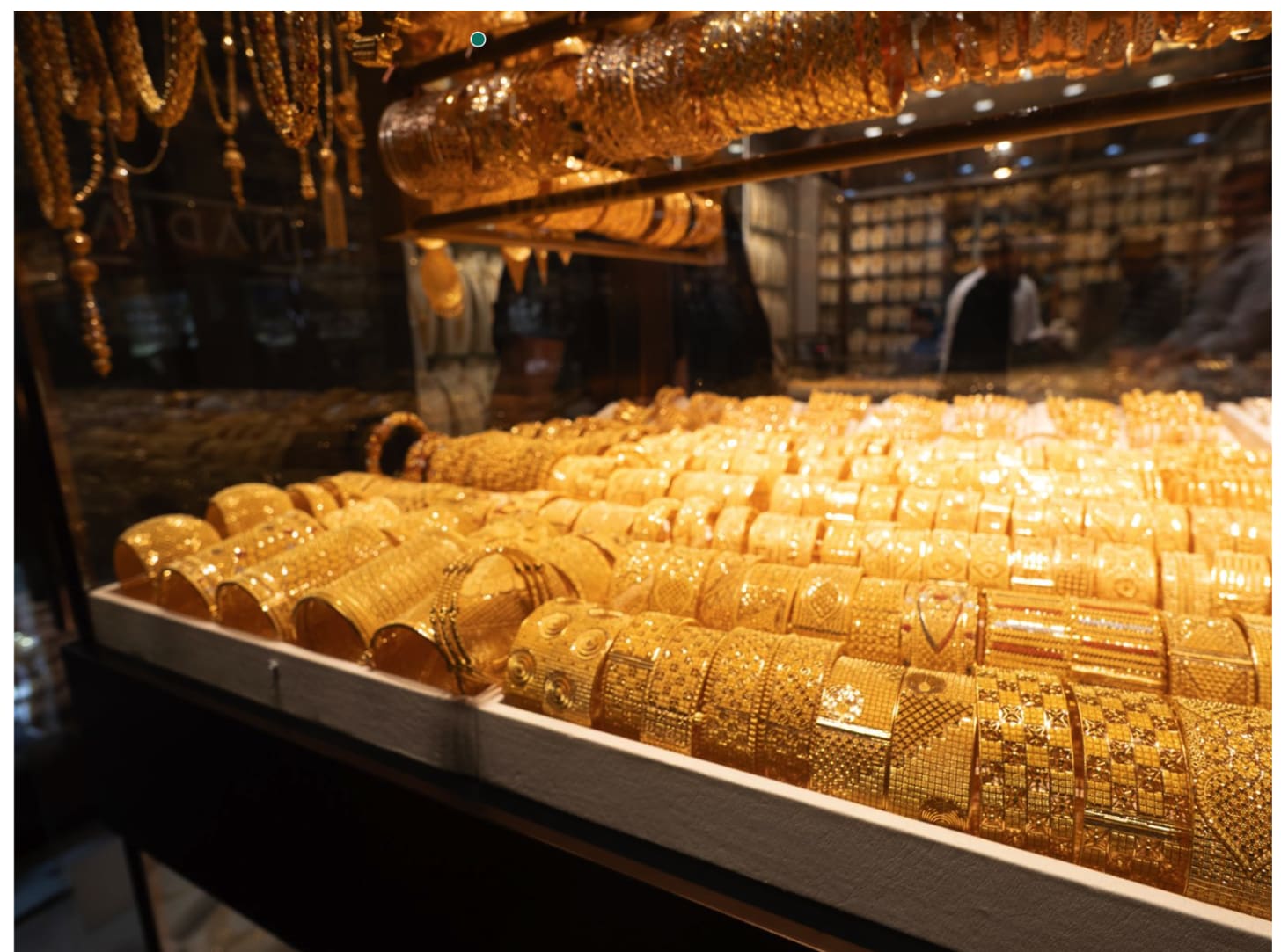 Gold is up – and AI is going down