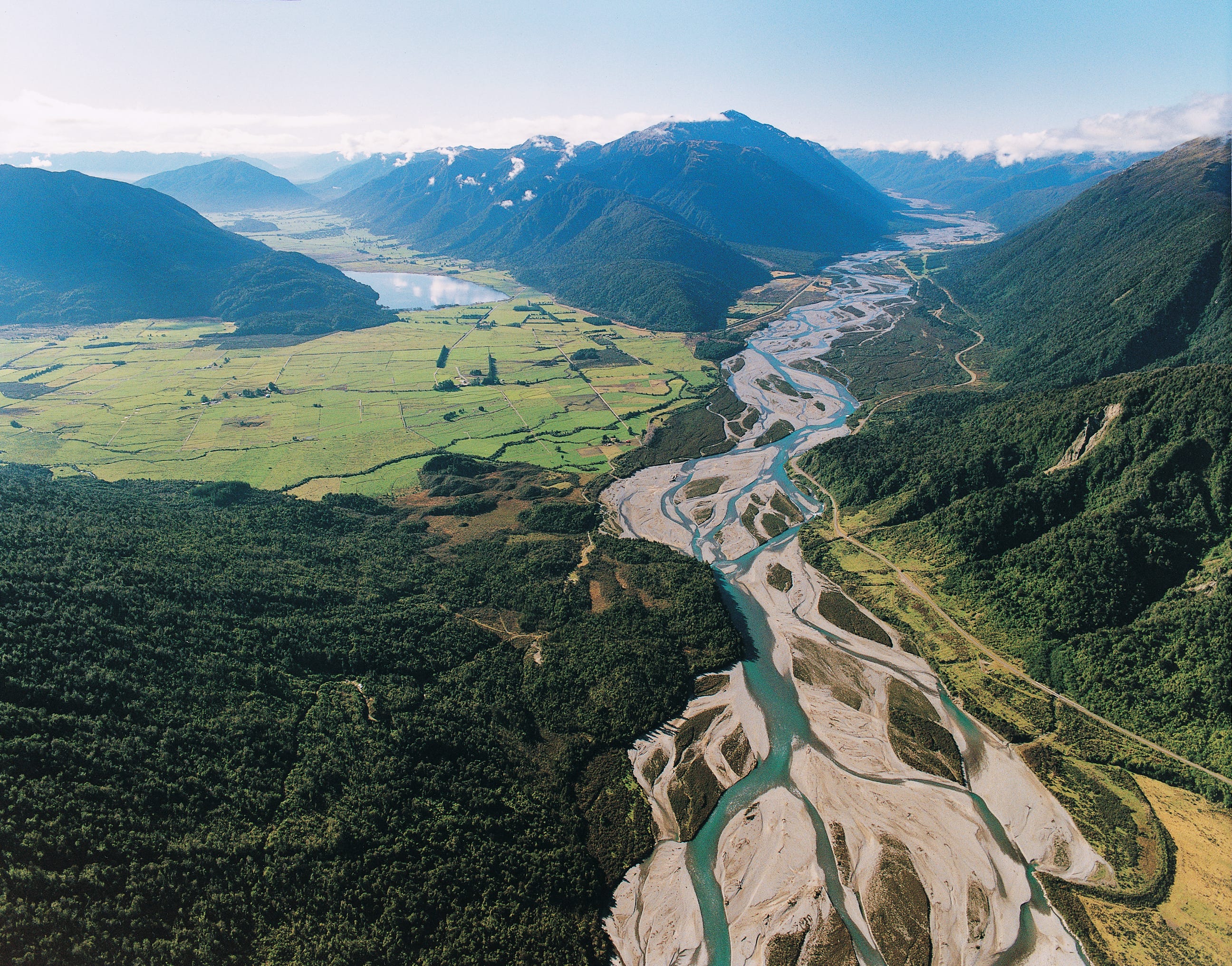 EarthStuff - Topographic Regime Controls The Response Of Erosion To Large Earthquakes [New Zealand]