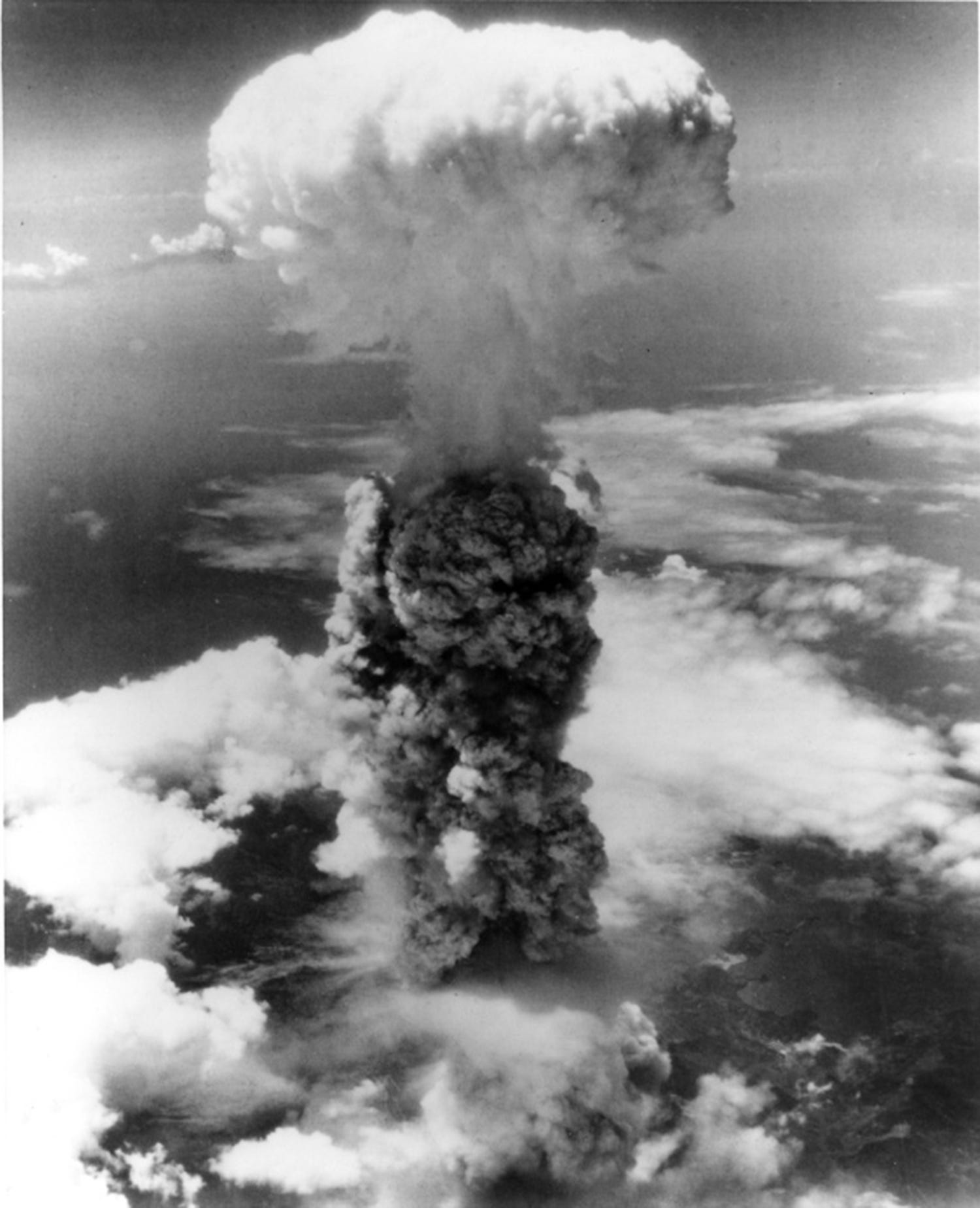 What I Learned Photographing Atomic Bomb Survivors in Hiroshima and ...
