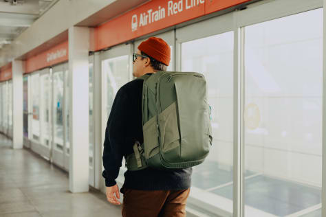 Peak Design Travel Backpack 2-in-1 1