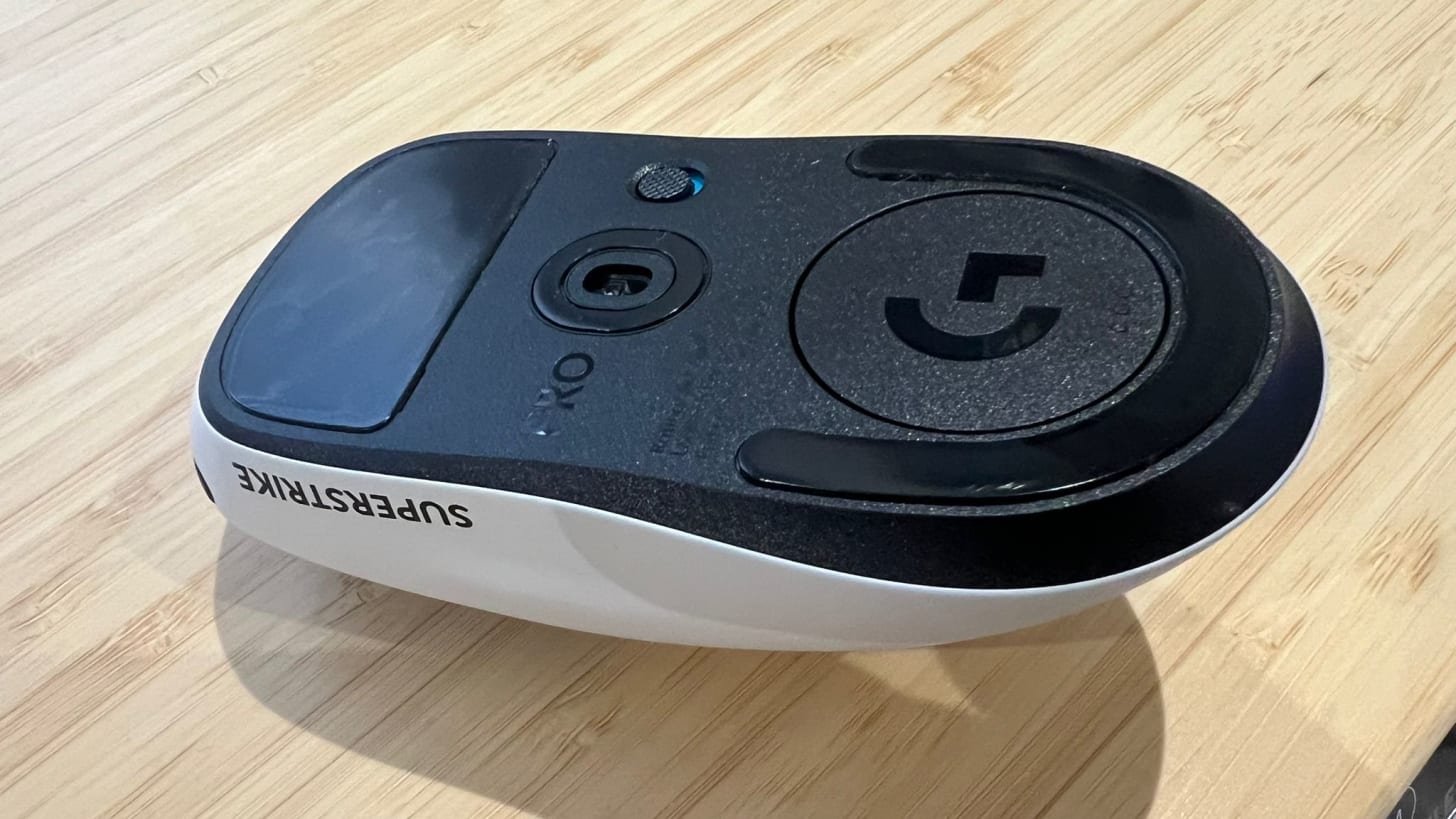 Logitech G Pro X2 Superstrike bottom