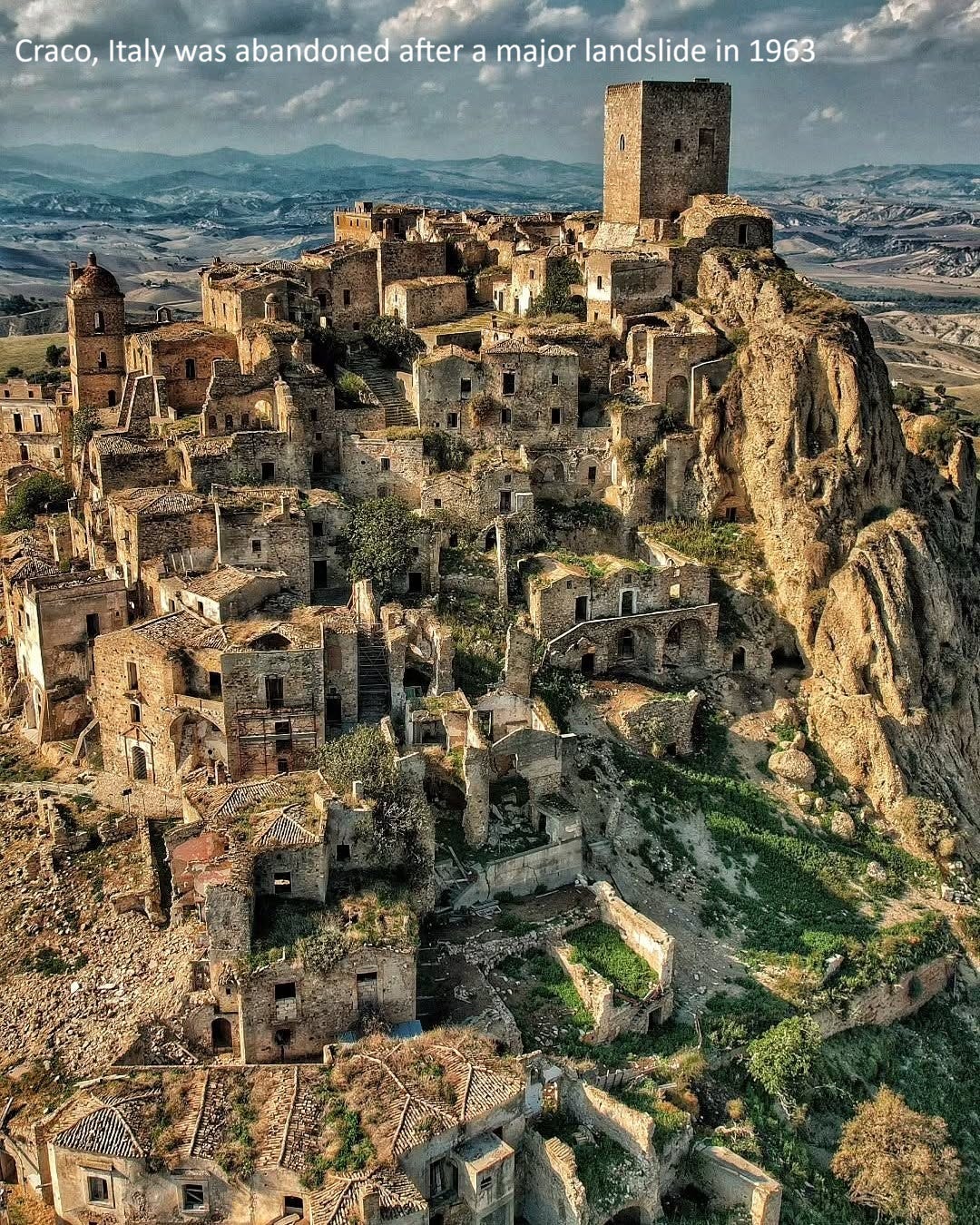 EarthStuff - A Century Of Landslide Records In Calabria, Southern Italy, Looking For Changes And Trends Through A Dynamic Analysis